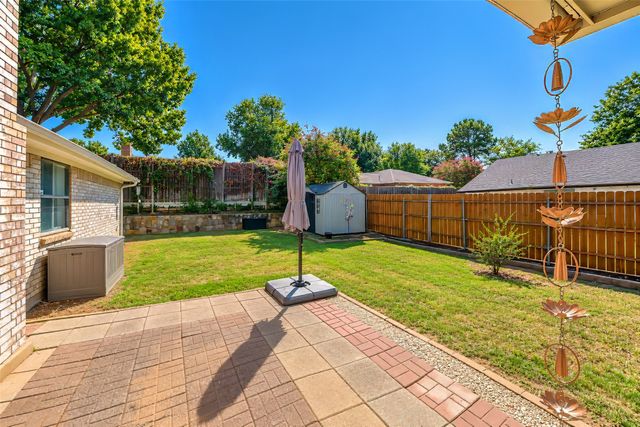 2941 Cresthaven Drive, Grapevine, TX 76051