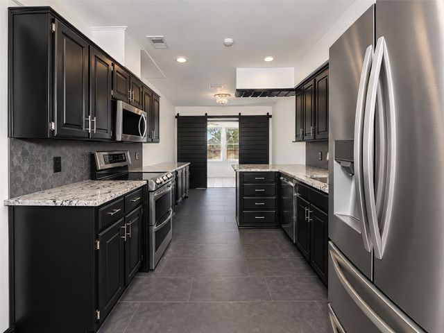 2941 Cresthaven Drive, Grapevine, TX 76051