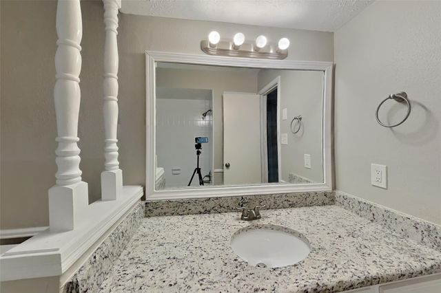 8110 Renmark Lane, Houston, TX 77070