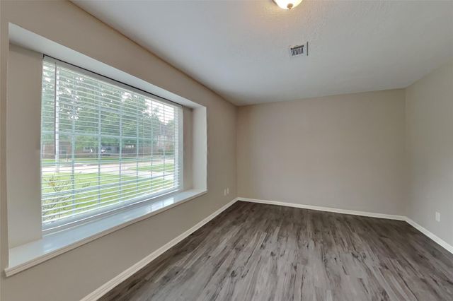 8110 Renmark Lane, Houston, TX 77070