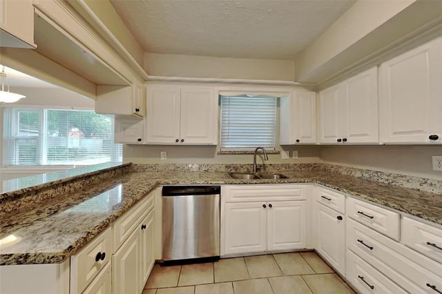 8110 Renmark Lane, Houston, TX 77070