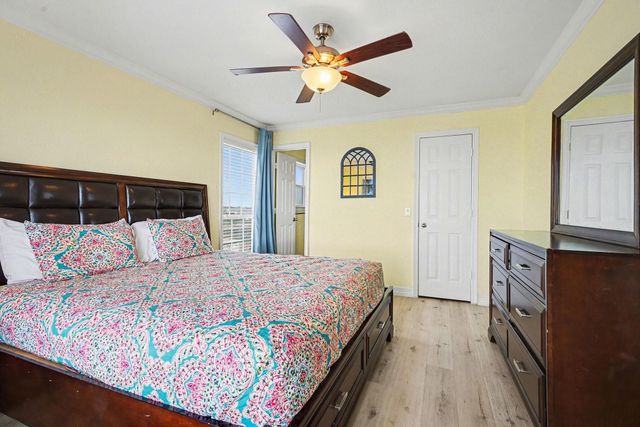 7000 Seawall Boulevard 1038, Galveston, TX 77551