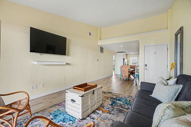 7000 Seawall Boulevard 1038, Galveston, TX 77551