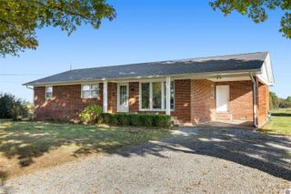 1301 Irvin Cobb Rd, Murray, KY 42071