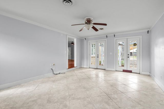 6308 Kenwick Avenue, Fort Worth, TX 76116