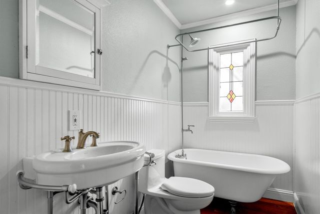 6308 Kenwick Avenue, Fort Worth, TX 76116