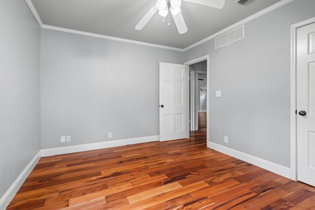 6308 Kenwick Avenue, Fort Worth, TX 76116