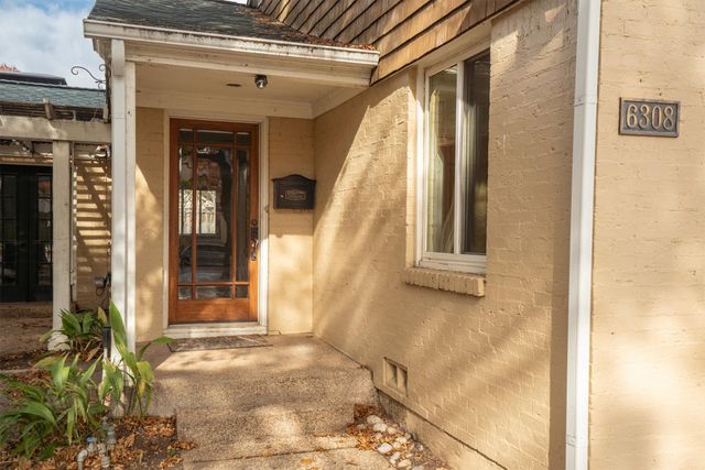 6308 Kenwick Avenue, Fort Worth, TX 76116