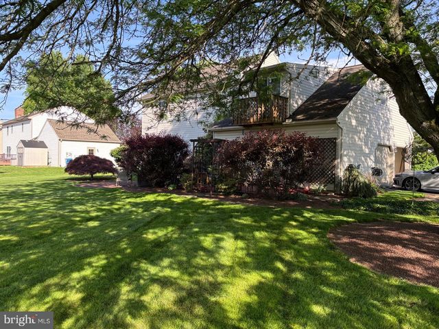 3851 STERLING WAY, Columbia, PA 17512