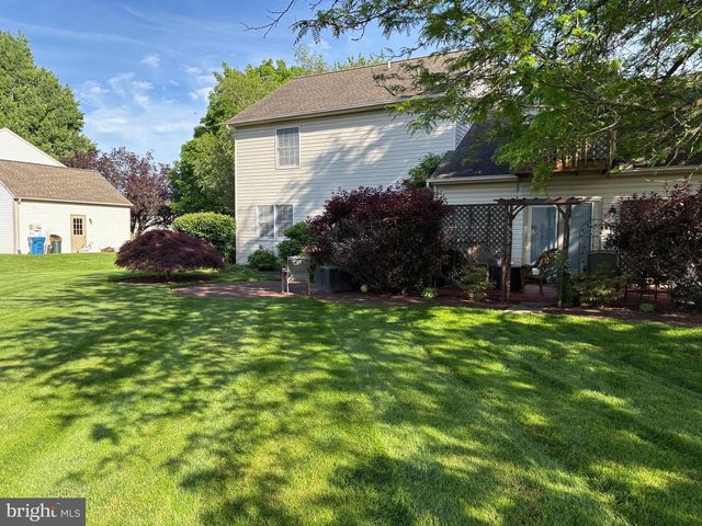 3851 STERLING WAY, Columbia, PA 17512