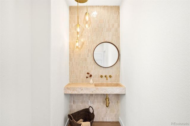 11673 E Berry Avenue, Englewood, CO 80111