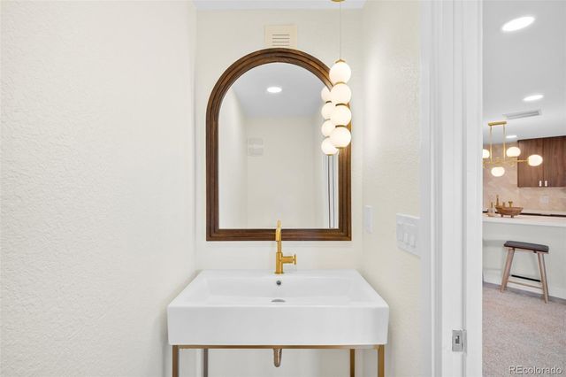 11673 E Berry Avenue, Englewood, CO 80111