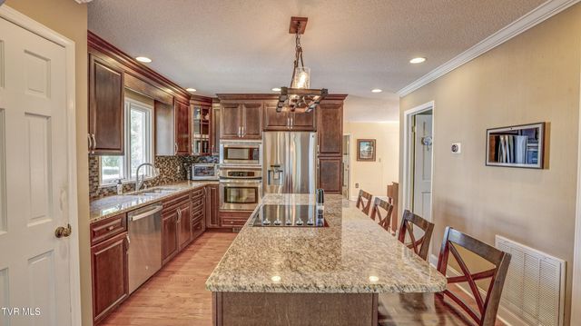 205 Sparkling Brook Drive, Bristol, TN 37620