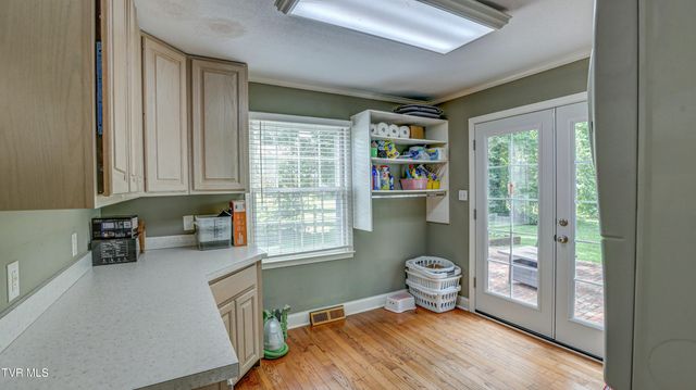 205 Sparkling Brook Drive, Bristol, TN 37620