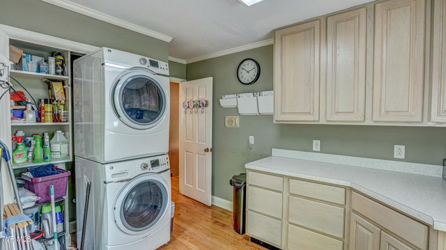 205 Sparkling Brook Drive, Bristol, TN 37620