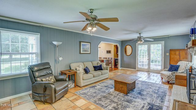 205 Sparkling Brook Drive, Bristol, TN 37620