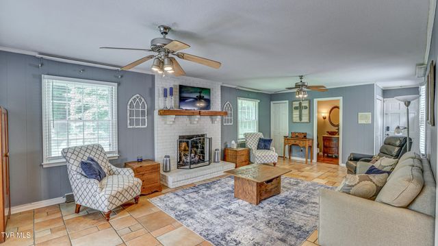 205 Sparkling Brook Drive, Bristol, TN 37620