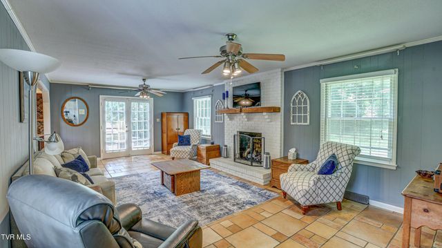 205 Sparkling Brook Drive, Bristol, TN 37620