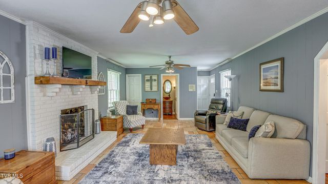 205 Sparkling Brook Drive, Bristol, TN 37620