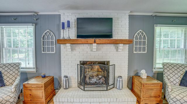 205 Sparkling Brook Drive, Bristol, TN 37620