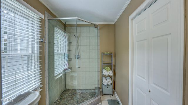 205 Sparkling Brook Drive, Bristol, TN 37620