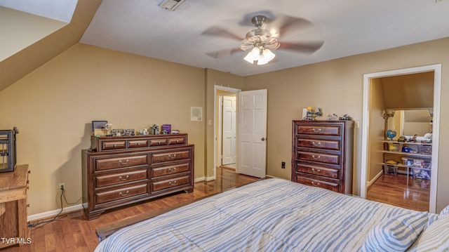 205 Sparkling Brook Drive, Bristol, TN 37620