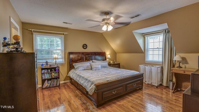 205 Sparkling Brook Drive, Bristol, TN 37620