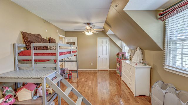 205 Sparkling Brook Drive, Bristol, TN 37620