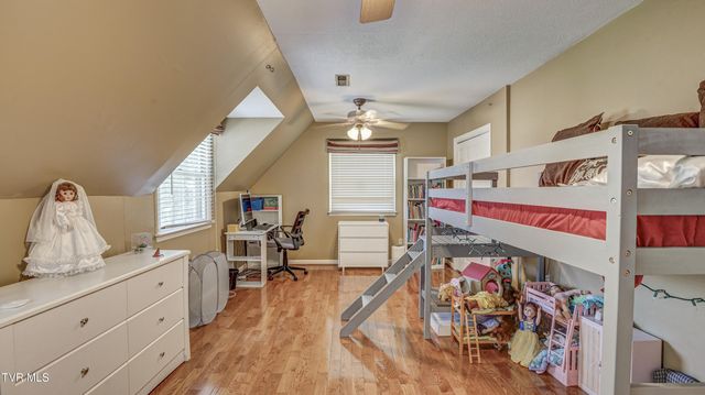 205 Sparkling Brook Drive, Bristol, TN 37620