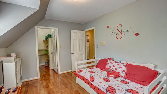 205 Sparkling Brook Drive, Bristol, TN 37620