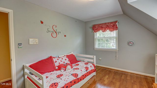 205 Sparkling Brook Drive, Bristol, TN 37620
