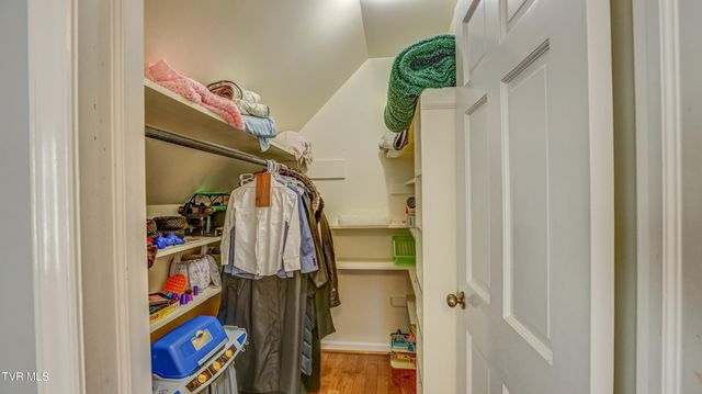 205 Sparkling Brook Drive, Bristol, TN 37620