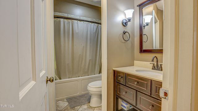 205 Sparkling Brook Drive, Bristol, TN 37620
