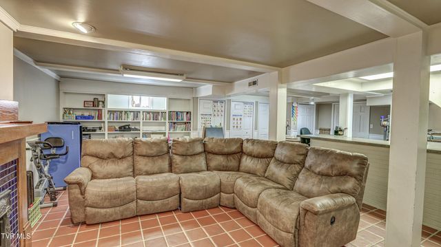 205 Sparkling Brook Drive, Bristol, TN 37620