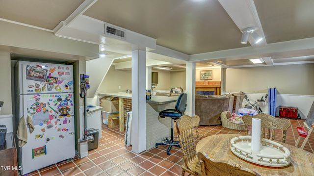 205 Sparkling Brook Drive, Bristol, TN 37620