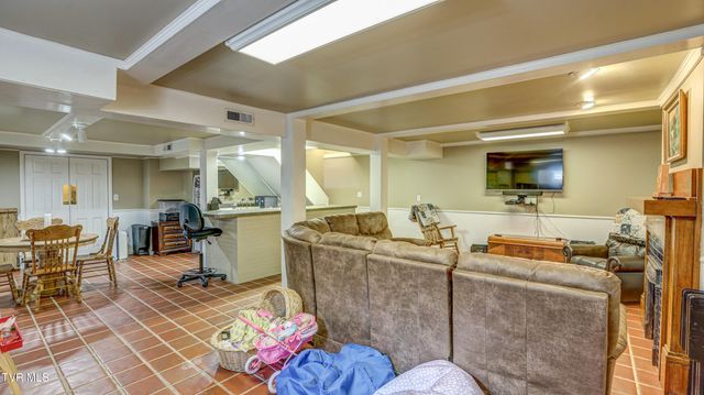 205 Sparkling Brook Drive, Bristol, TN 37620