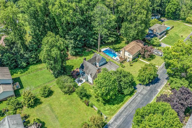 205 Sparkling Brook Drive, Bristol, TN 37620