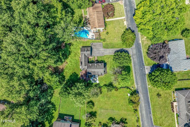 205 Sparkling Brook Drive, Bristol, TN 37620