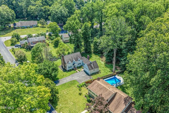 205 Sparkling Brook Drive, Bristol, TN 37620