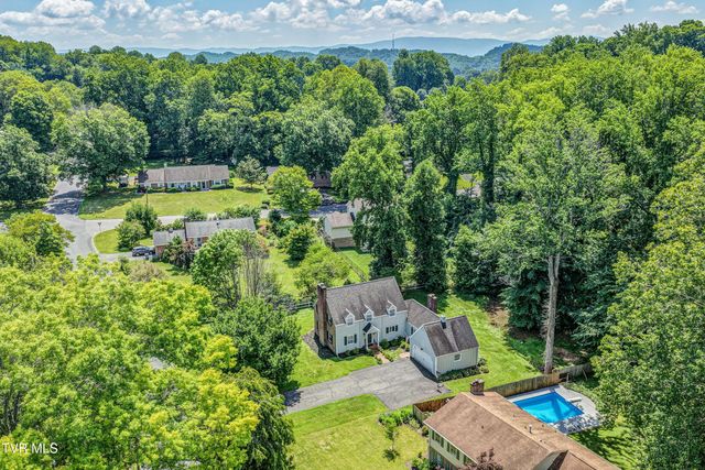 205 Sparkling Brook Drive, Bristol, TN 37620