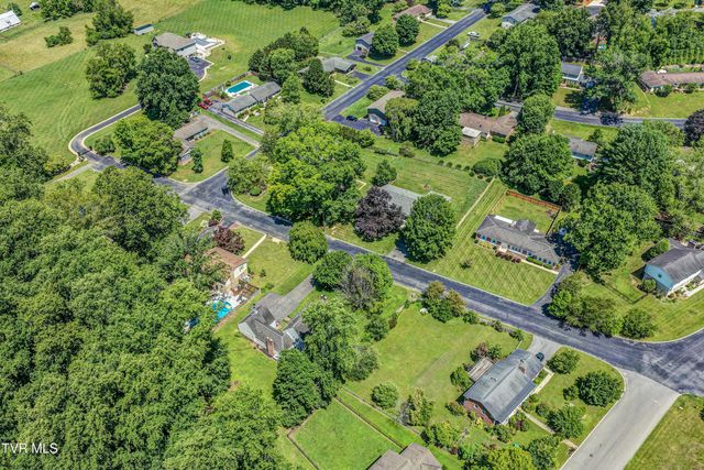 205 Sparkling Brook Drive, Bristol, TN 37620