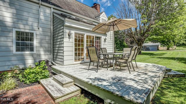 205 Sparkling Brook Drive, Bristol, TN 37620