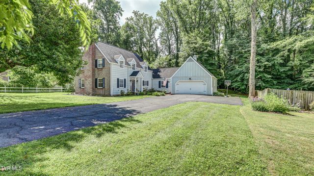 205 Sparkling Brook Drive, Bristol, TN 37620
