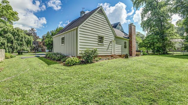 205 Sparkling Brook Drive, Bristol, TN 37620
