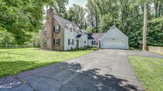 205 Sparkling Brook Drive, Bristol, TN 37620