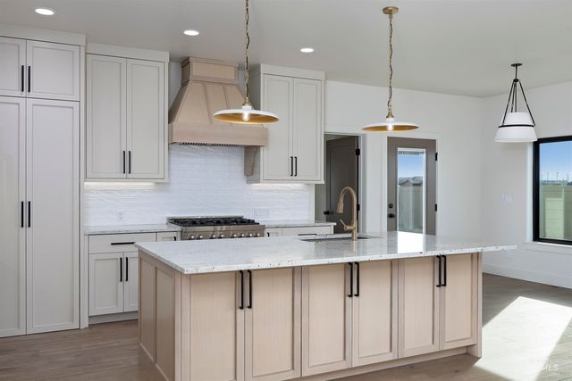 645 Canyon Crest Drive W, Twin Falls, ID 83301