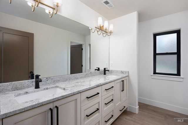 645 Canyon Crest Drive W, Twin Falls, ID 83301