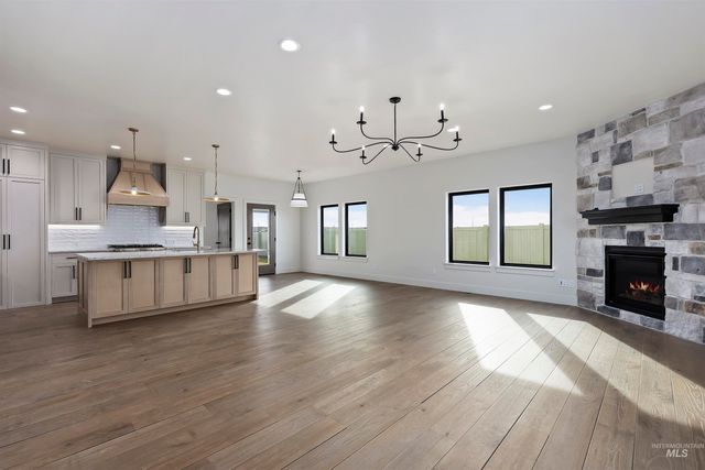 645 Canyon Crest Drive W, Twin Falls, ID 83301