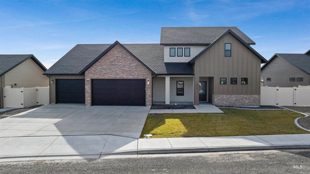 645 Canyon Crest Drive W, Twin Falls, ID 83301
