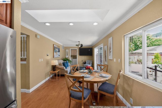 77 Barnes Ln, Fremont, CA 94536